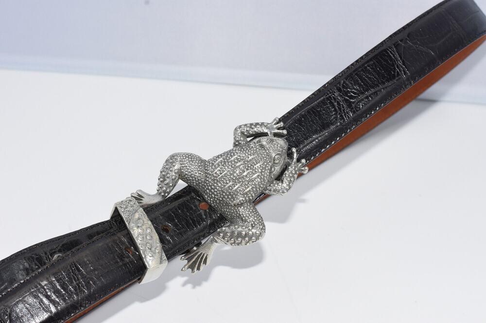 Hartnell Women's Medium Alligator Leather Belt w/ Silver Frog Pewter Belt Buckle